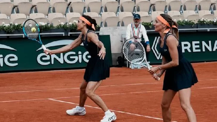 Sabatini volvió a Roland Garros junto a Gisela Dulko con un espectacular triunfo en el debut