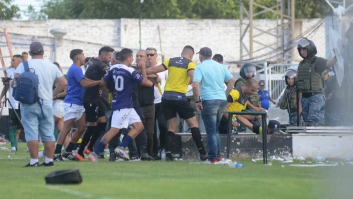 Escandaloso final: Independiente SC perdió, perjudicado por el arbitraje