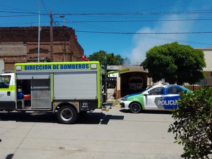 Se incendió una vivienda de la calle 96 y hacen una colecta para colaborar con la familia