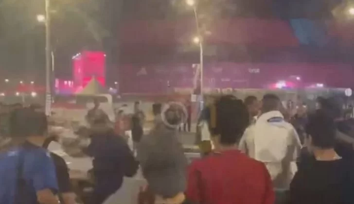 Video: graves incidentes entre hinchas de Argentina y México en Doha