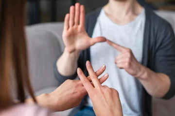Diputados trata el proyecto de capacitación obligatoria en lengua de señas para funcionarios