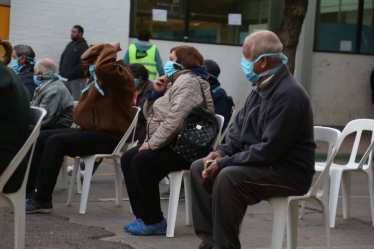 Jubilados y beneficiarios de planes sociales no tendrán bono de fin de año