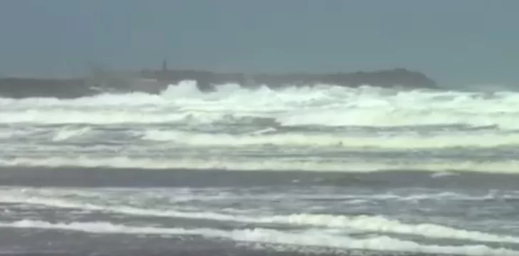 Después de la alerta por viento se prevé un fenómeno de “olas gigantes” en nuestra playa