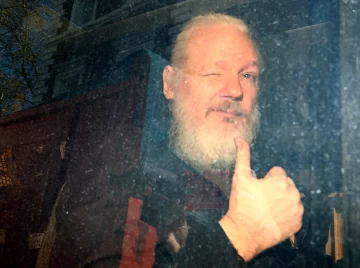 Arrestaron al fundador de Wikileaks Julian Assange en Londres