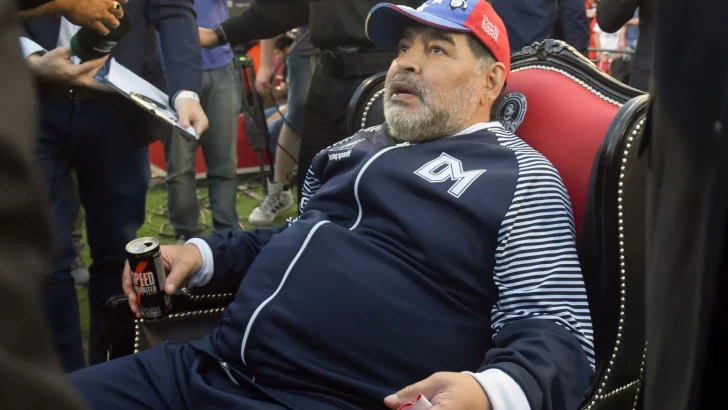 La muerte de Maradona pudo “evitarse” y los acusados llevaron “al fatal desenlace”