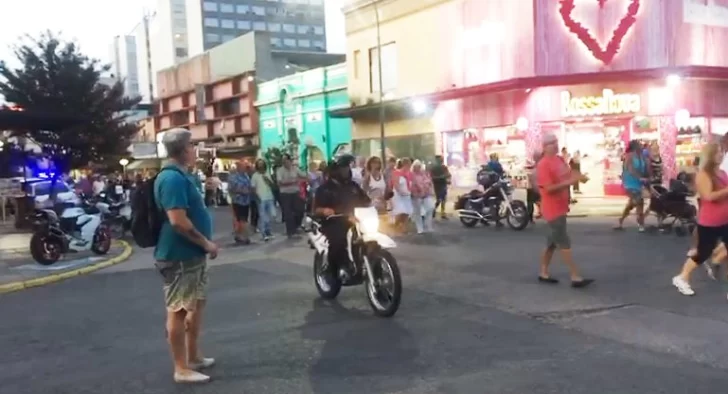 Vecinos se concentraron en protesta por valor de las tasas