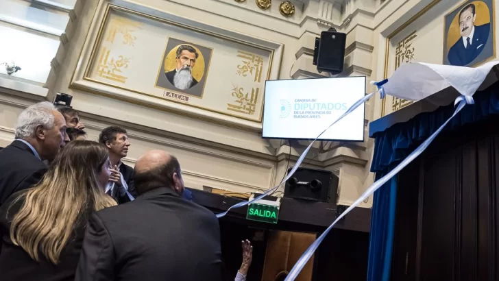 Entronizaron la figura del ex presidente Alfonsín en la Cámara de Diputados bonaerense
