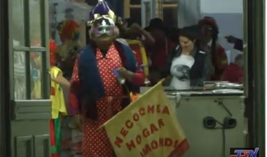 Abuelos del Raimondi celebraron el Carnaval