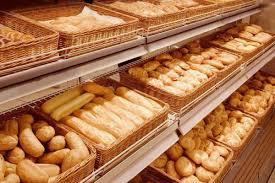 Panaderos denuncian que los molinos empezaron a cobrar la harina “a precio dólar”