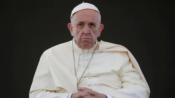 Interceptaron una carta con tres balas dirigida al papa Francisco