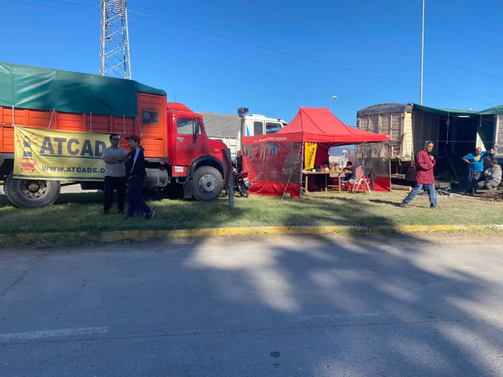 Audio: Fracasó reunión con el gobierno y el paro de transportistas continú