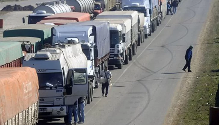 Un sector de transportistas acordó aumentar 25% la tarifa de referencia