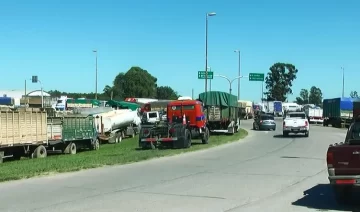 Malestar de acopiadores por paro de camioneros