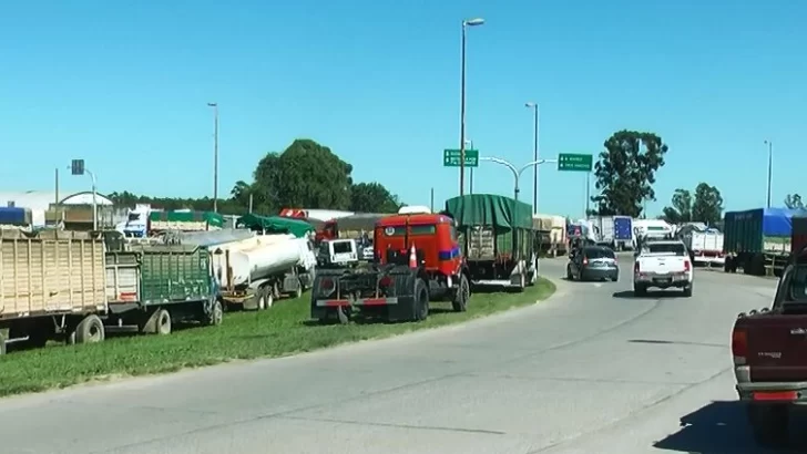 Malestar de acopiadores por paro de camioneros