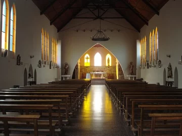 Conocido delincuente robó dos bancos de la iglesia de Lourdes
