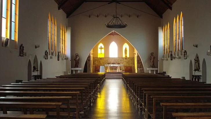 Conocido delincuente robó dos bancos de la iglesia de Lourdes