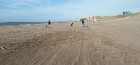 Jornada de limpieza de playas