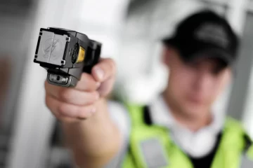 El Gobierno aprobó la utilización de “armas electrónicas no letales”