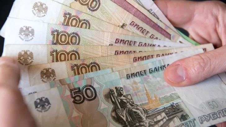 La Bolsa de Moscú sigue cerrada por tercer día consecutivo y el rublo ya vale menos que el peso argentino
