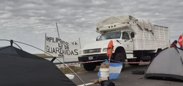 Guardavidas cortan la Ruta Nacional 3 a la altura de Monte Hermoso