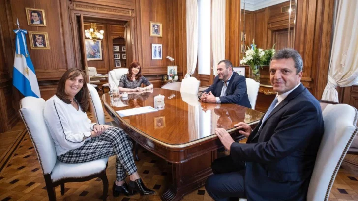 Cristina Kirchner y Massa darán un aumento de 20.000 pesos a los empleados del Congreso