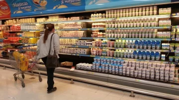 Las ventas en supermercados bajaron 2,2% en octubre, pero crecieron 4% en autoservicios mayoristas
