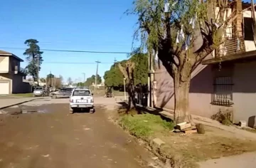 Atacan a piedrazos un patrullero y la policía los repele con balas de goma