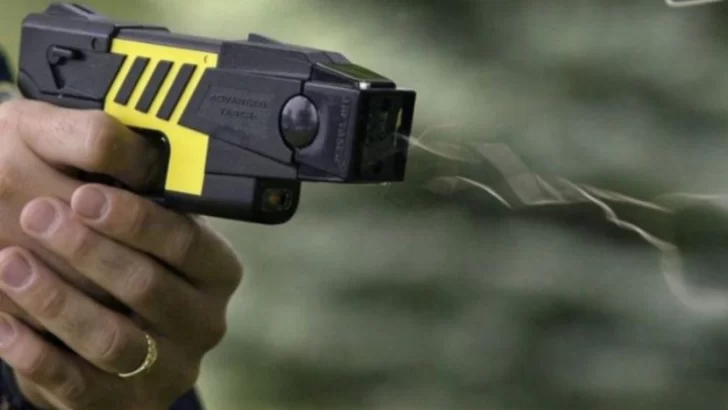 Amnistía Internacional recomendó que se suspenda la compra de las pistolas taser