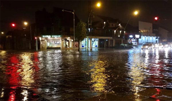 La lluvia golpea con fuerza a Mar del Plata: hay 18 evacuados