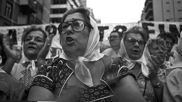 Homenaje a las Madres Línea Fundadora en Plaza de Mayo