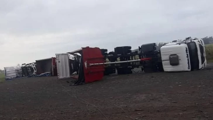 Un tornado derribó cinco camiones en Ruta 3