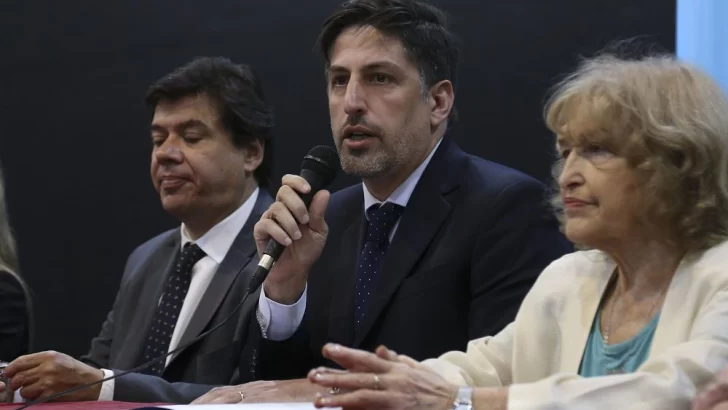 Según el ministro de Educación, “por el momento no es necesario suspender las clases”