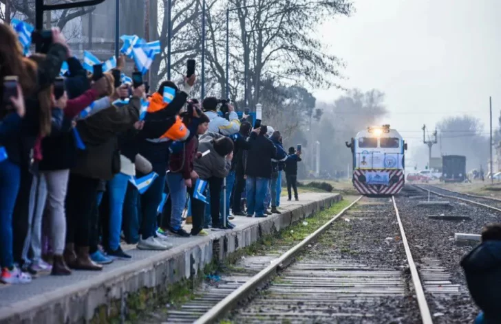 Volvió el tren de pasajeros a tres municipios bonaerenses