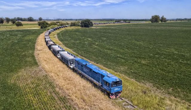 El transporte ferroviario de cargas alcanzó en agosto el mejor registro de los últimos 30 años