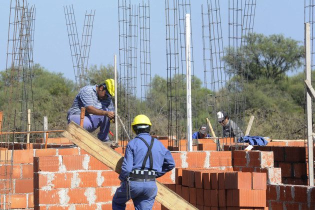 UOCRA en alerta por los dichos de Milei sobre la obra pública