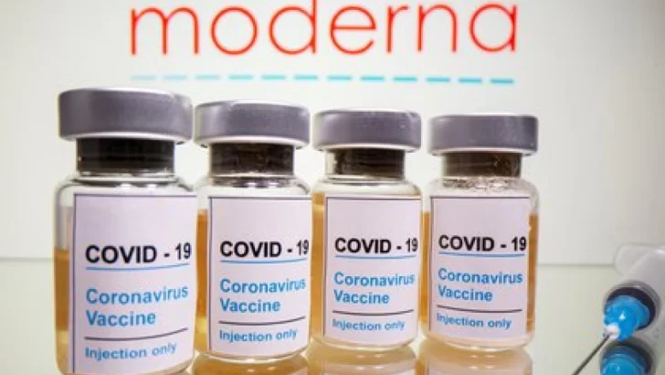 Comenzaron a distribuir las dosis de Moderna para vacunar adolescentes