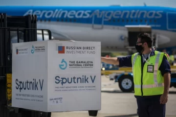 Sputnik V: llegaron 500 mil dosis y Argentina acumuló más de 12 millones de dosis
