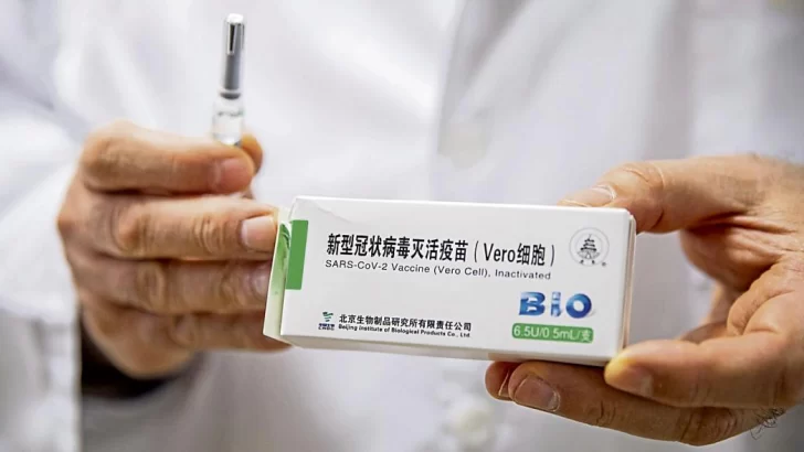 La Anmat autorizó la vacuna china Sinopharm para mayores de 60 años