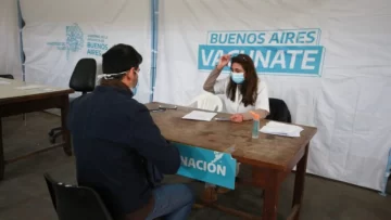 Desde este sábado los mayores de 50 años se pueden vacunar sin turno