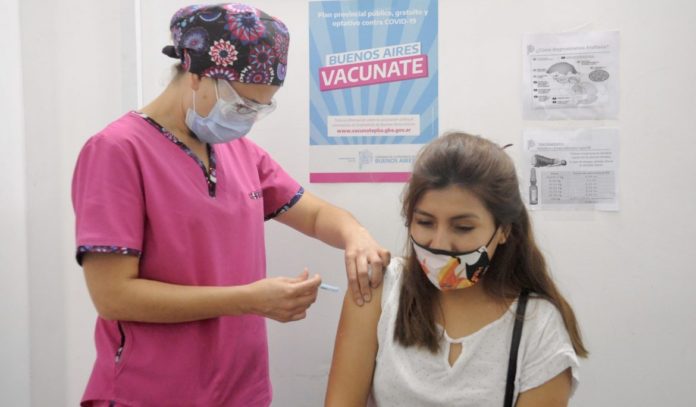 Provincia empezará a vacunar a menores de 60 años con comorbilidades