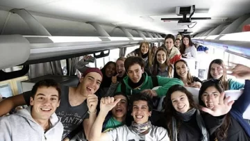 Unos 700 estudiantes llegarán a Necochea en el marco de los viajes de egresados gratuitos