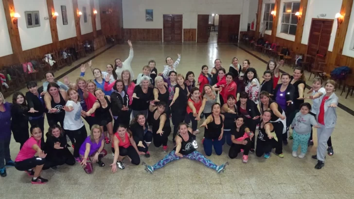 Se realiza este viernes una clase solidaria de zumba a beneficio de dos pacientes oncológicos