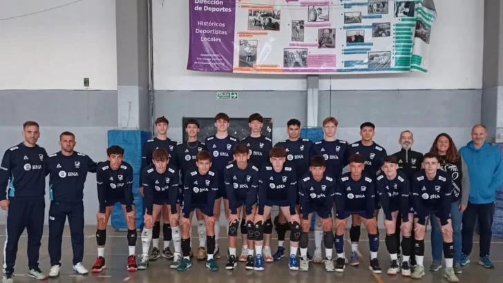 La Selección argentina de vóley Sub 17 concentra y entrena en el Polideportivo Municipal