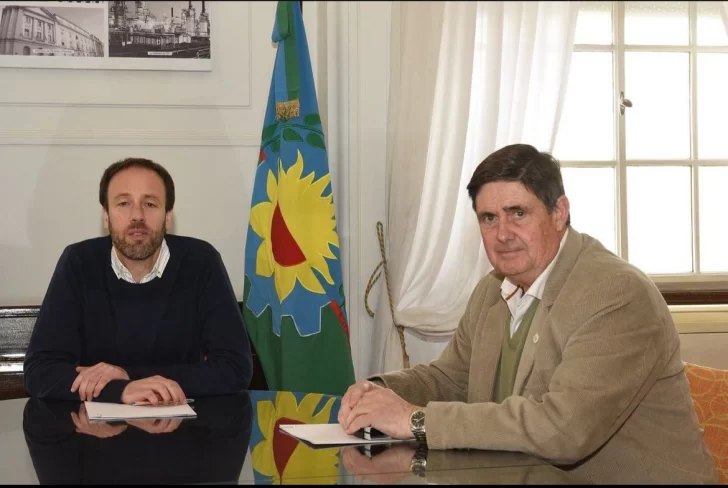 Bono a municipales: Gargaglione firmó con la Provincia la adhesión al fondo especial de asignaciones