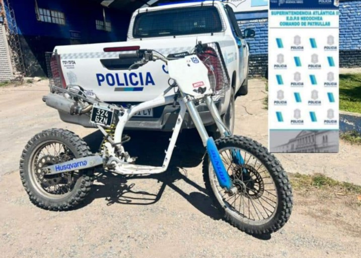 Circulaba con la moto floja de papeles