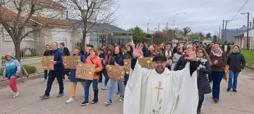 Procesión por enfermos y misa en Santa Teresita