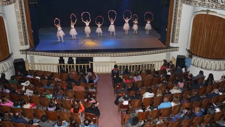 La Escuela de Danzas Clásicas vivió su gala de fin de año