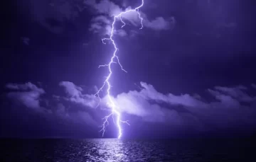 Alerta en Necochea por una fuerte tormenta eléctrica