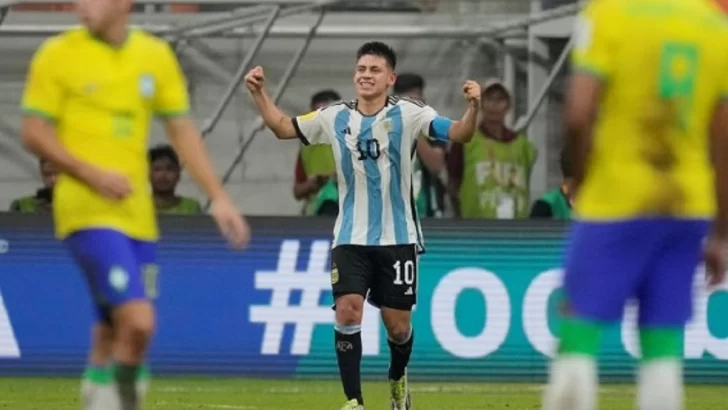 Argentina eliminó a Brasil con un hat-trick de Echeverri y es semifinalista del Mundial Sub 17
