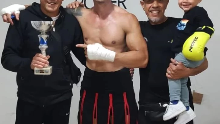 El boxeador local “Bocha” Rodríguez se impuso por KOT en Bahía Blanca